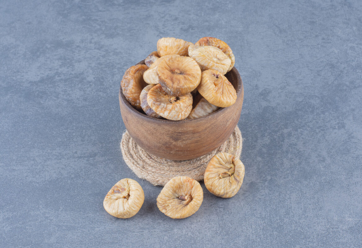 Dates and figs – best dryfruits for digestion and bone health