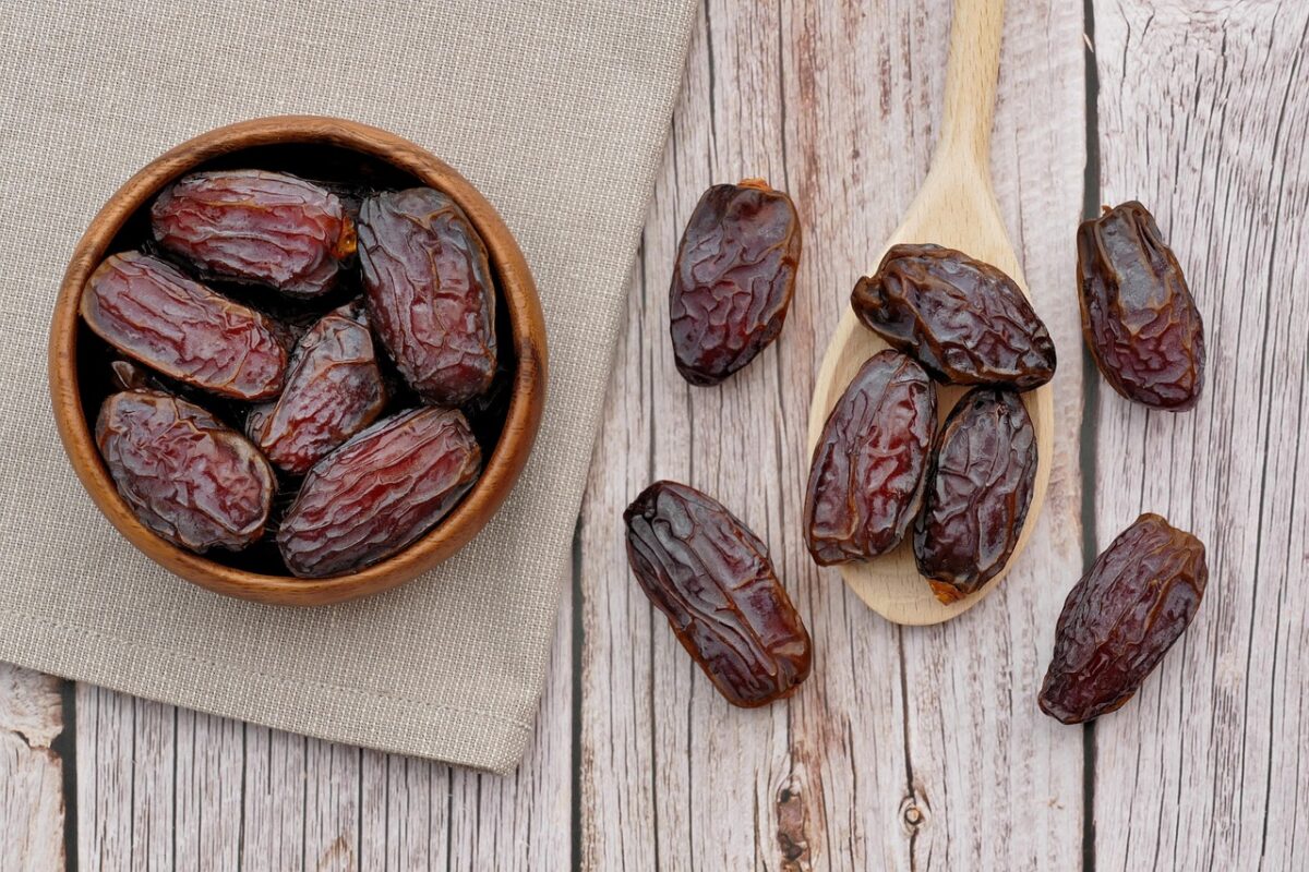 Dates and figs – best dryfruits for digestion and bone health